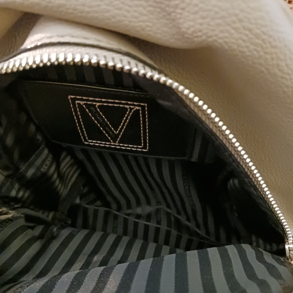 🎒Victoria Secret Urban Mini Backpack🎒 Size 7.3"×3.8"×9.7",A Fabulous Item🎁👌 - Picture 11 of 16